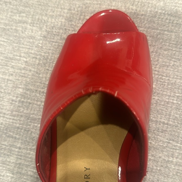Chinese Laundry red patent leather high heel wedge open toe shoes Size 7.5 - Picture 6 of 13